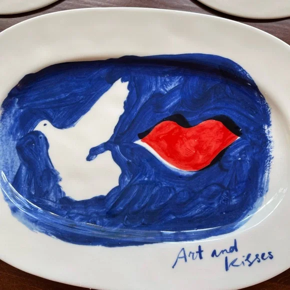 Anthropologie Hotel Magique collection, NWT “Art and Kisses” platter & 2 plates - Picture 3 of 16